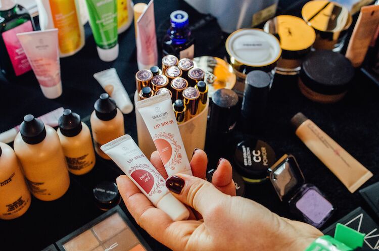 Backstage-at-Paula-Knorr-show_mygreenpod